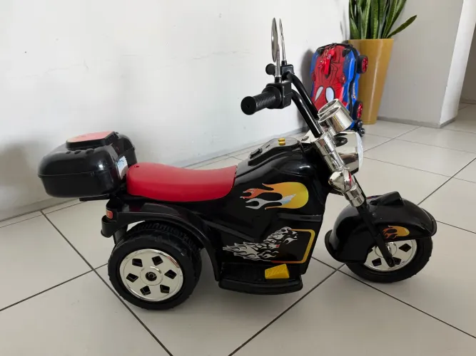 Moto elétrica infantil