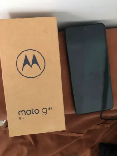 MOTO G84