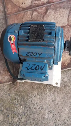 Tá venda de motor trifásico