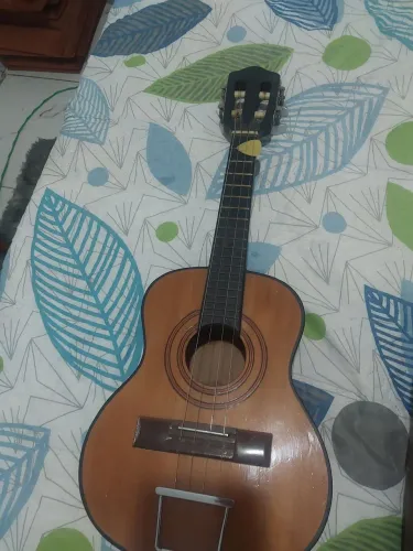 Cavaquinho com entrada pra CX amplificada