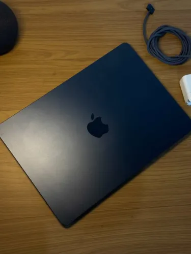 Macbook Air M2 2022 - 8gb - Midnight - com carregador original