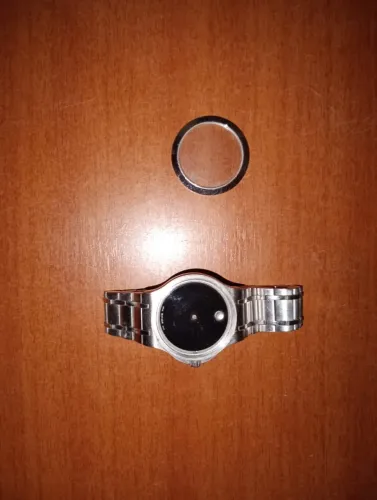 Relógio de pulso MOVADO - para reparo/retirada de peças.