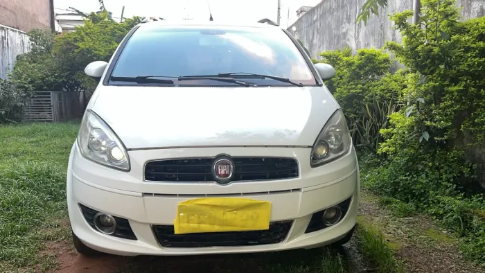 Fiat Idea Essence 1.6 Flex 16V 5P 2011