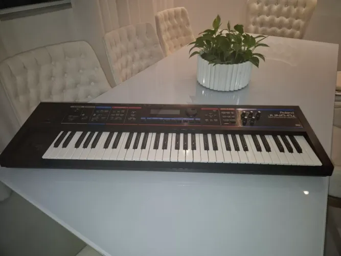 Teclado Roland Juno DI