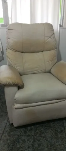 Poltrona do papai (encosto fixo) + criado mudo + colchão casal