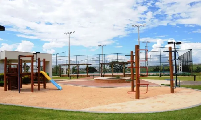 Terreno à venda no Condomínio Jardins Gênova em Uberlândia