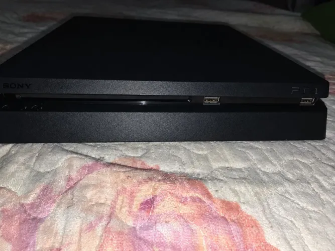 Ps4 slim 1tb pouco usado