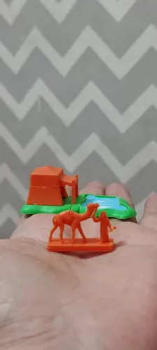 Miniatura Kinder Ovo - Coleção Oásis (1991)