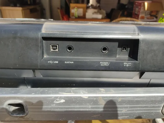 Teclado Yamaha PSR E473