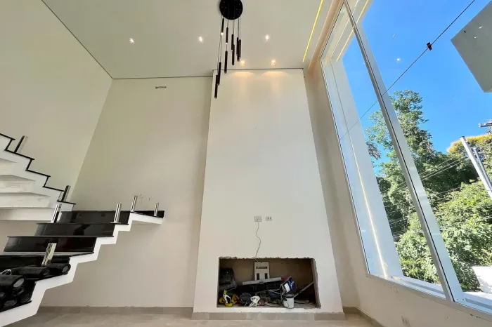 Casa a venda em Aldeia da Serra 3 suítes, piscina e varanda gourmet