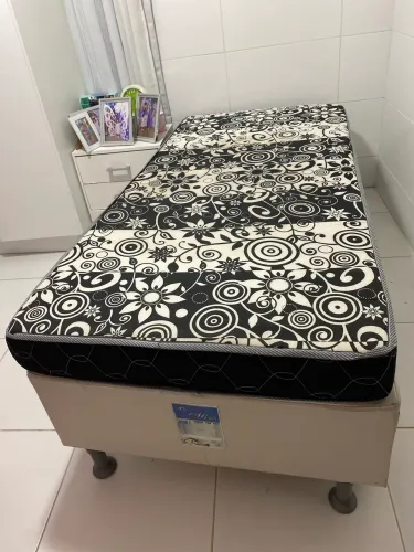 Cama solteiro com coxão