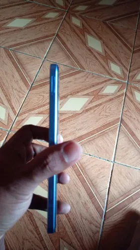 Celular reaumi UI 128gigas valor 600