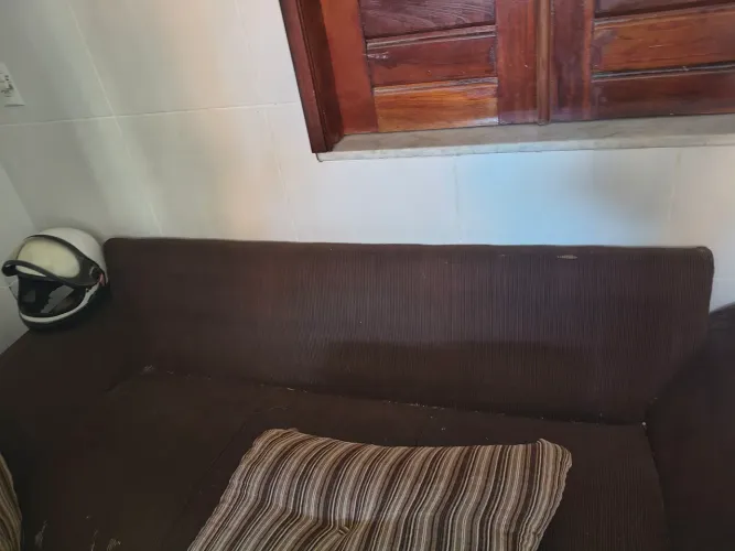 Sofá bem conservado