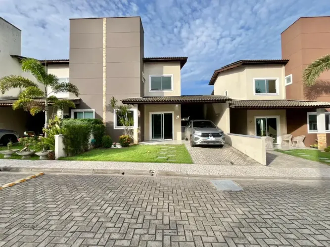 Casa Duplex Moderna em Condomínio Fechado no Eusébio, com 3 suítes, 2 vagas e lazer comple