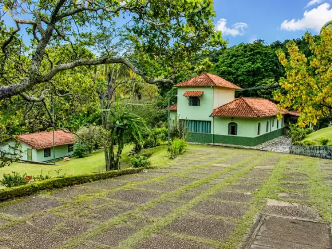 a apenas 30 km de Belo Horizonte | Porteira Fechada | 20.000 m² de Natureza e Conforto