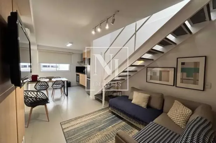 APARTAMENTO, 2 quartos, no Bairro de Copacabana.