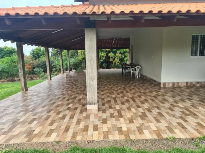 Chácara à venda em Sertanópolis, Condomínio Favoreto, com 3 quartos, com 200 m²