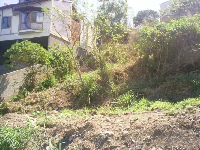 Amplo terreno com 1402 m² em São Francisco