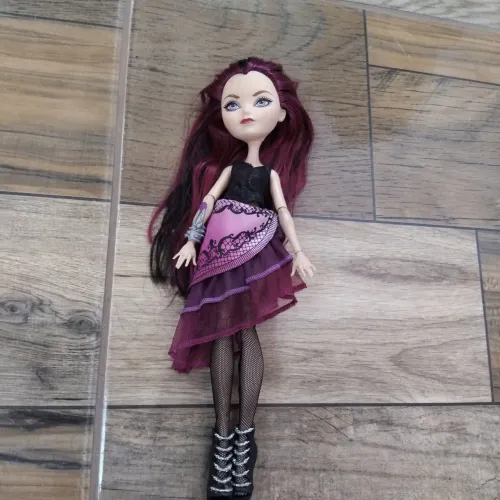 Boneca Ever After High