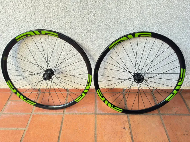 Roda Enve Carnono Cannondale Lefty