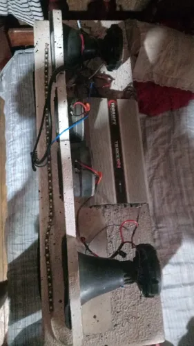 Vendo som automotivo