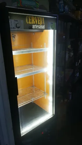 Geladeira Expositora 220v