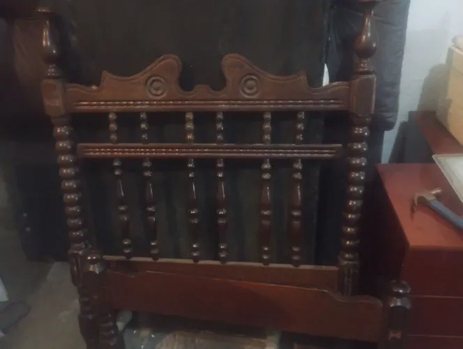 Cama solteiro relíquia