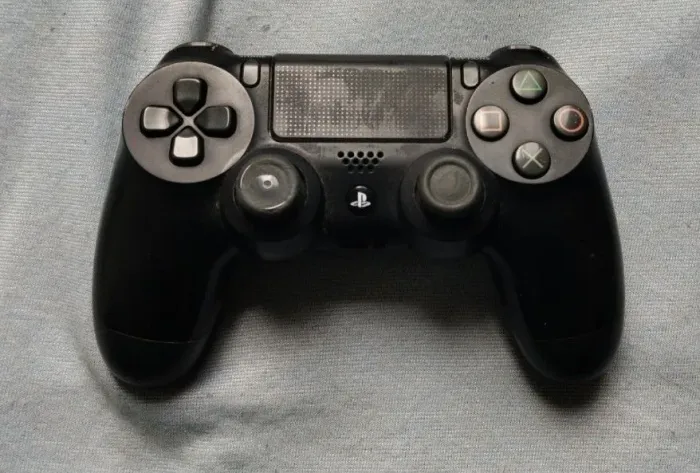 Controle PS4 Original DualShock 4 V2 (Sucata / P/ Retirada de Peças)