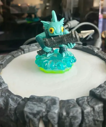 Boneco Skylanders Gill Grunt (Faço olx pay)