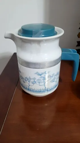 Jarra em porcelana vintage