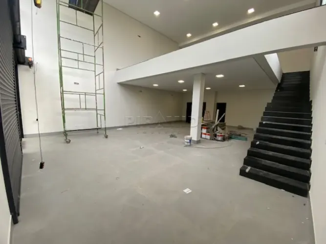 Salão comercial com 243,99m², bairro Jardim Botânico, Zona Sul de Ribeirão Preto/SP.