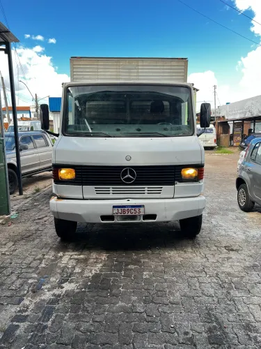Mercedes 710 Bau