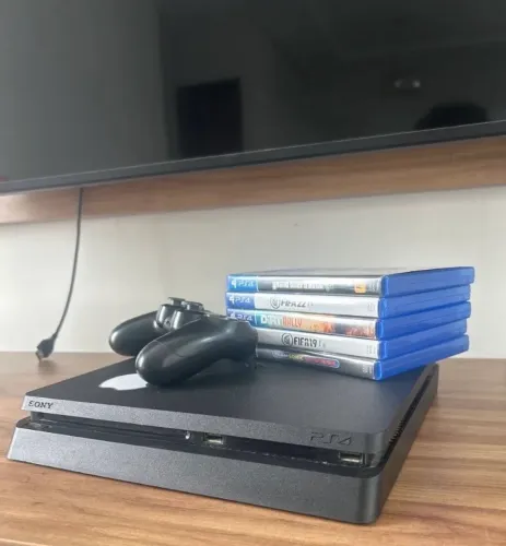 PS4 Slim 1TB + FC 24 + GTA V + 10 Jogos + Controle Original