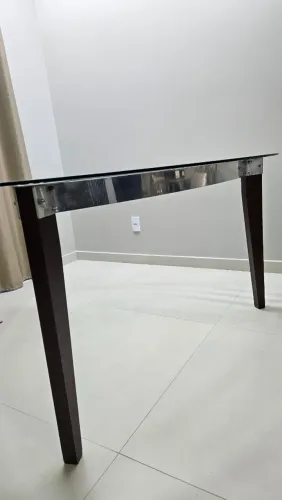 Mesa de jantar de vidro