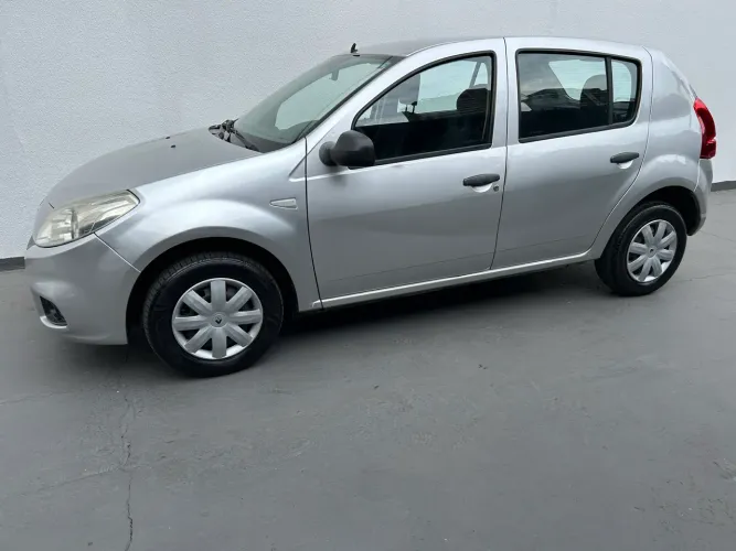 Renault Sandero Authentique Hi-flex 1.0 16V 5P 2013
