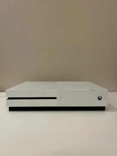 ?XBOX ONE S 1TB COMPLETO - 2 CONTROLES + JOGO?