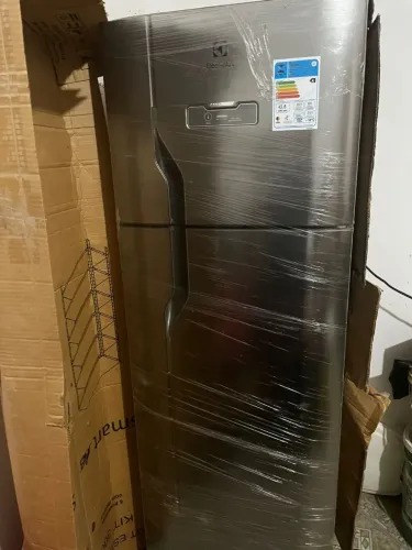 Geladeira Eletrolux Frost Free inox