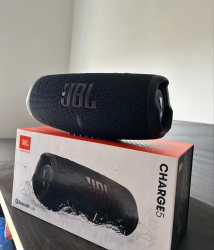 JBL Charge 5- Semi novo ( Excelente estado)