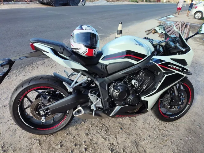 CBR 650 R(REPASSE)