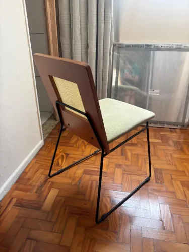 Cadeira Estilosa e Elegante