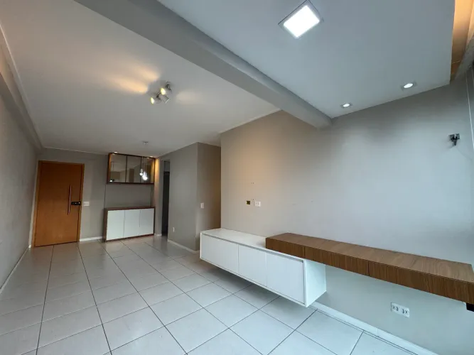 Apartamento 2 quartos sendo 1 suíte no Edifício Parque Prince no bairro do Cordeiro!