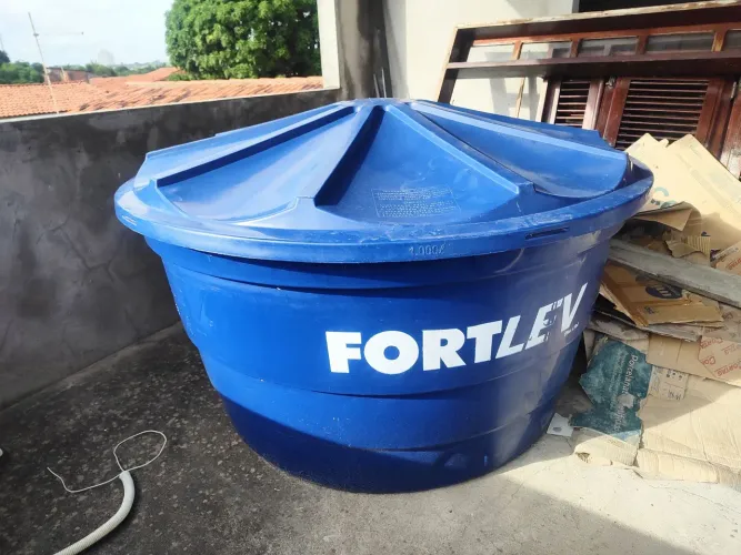 Caixa de água FORTLEV 1000 litros nova.