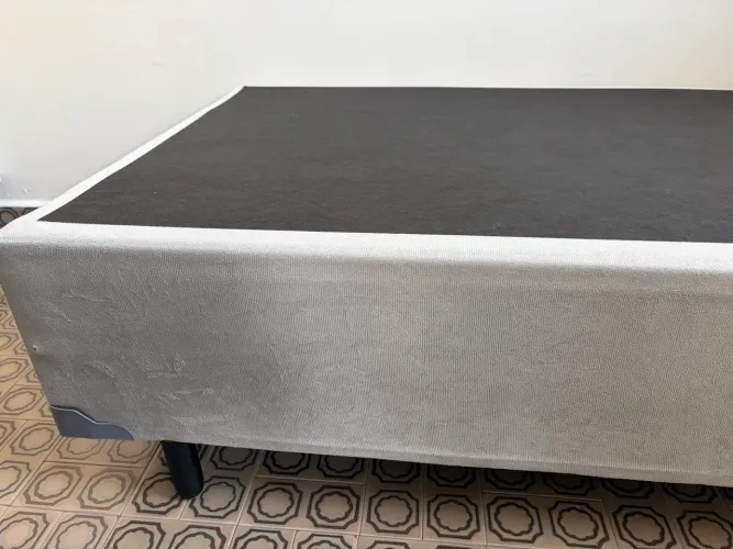 Box semi novo 
