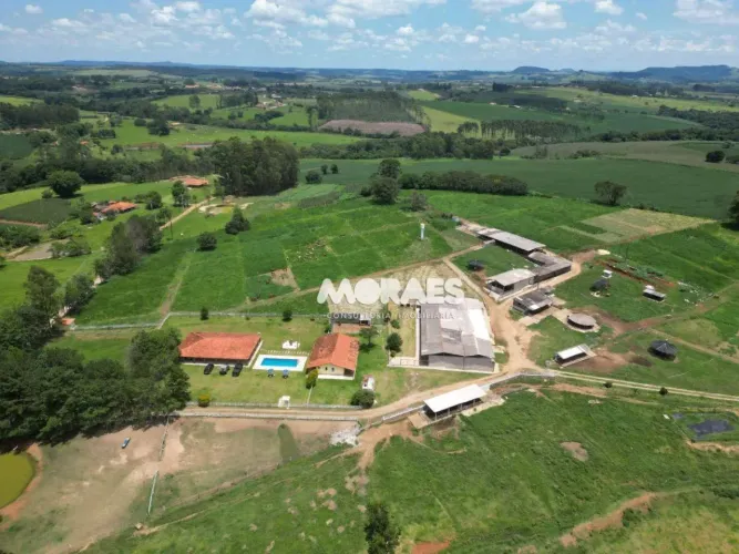Sítio com porteira fechada à venda, 8,5 hectares por R$ 4.500.000 - Jacutinga - Guareí/SP