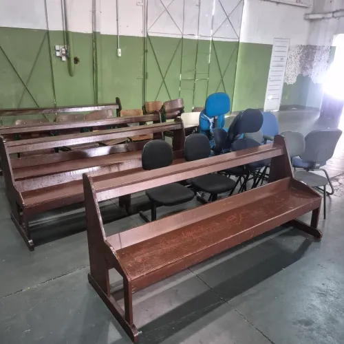LOTE DE CADEIRAS E ASSENTOS