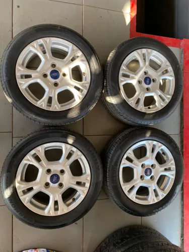 Rodas aro 15 Ford new fiesta,Ford Ka + Pneus semi novos
