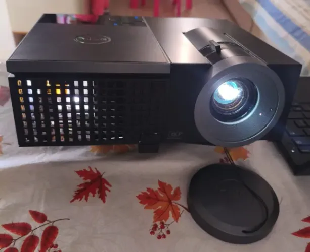 Projetor Dell 4320 - Excelente Estado | Apenas 72h de Uso da Lâmpada