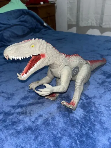 Dinossauro Furious Rex. 