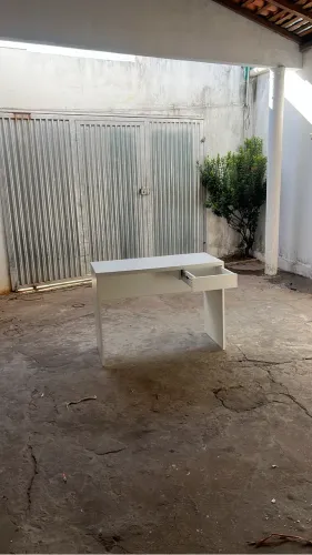 Vende-se mesa de estudo