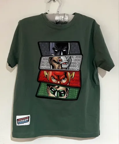 Camiseta Liga da Justiça menino tam 7 Zara